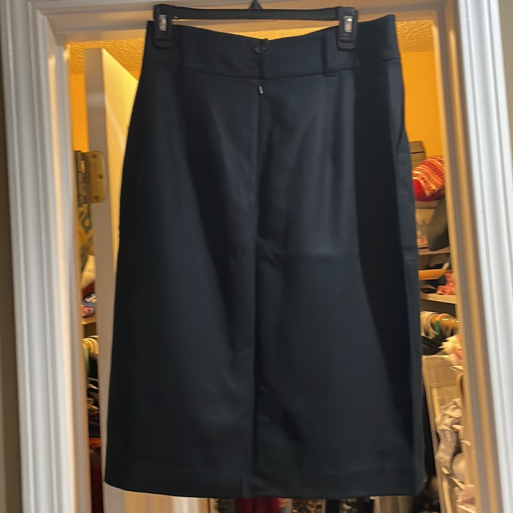 2 skirts - Picture 2 of 7